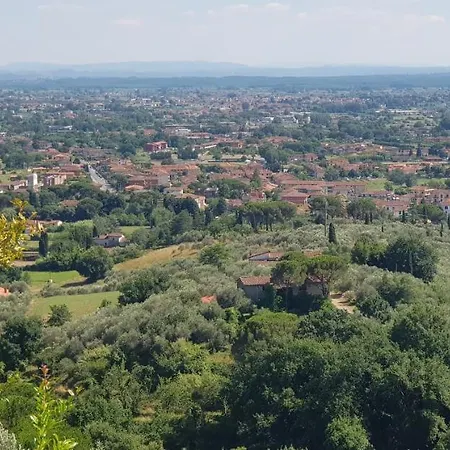 Panoramic Apartment Borgo a Buggiano
